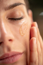 Заредете изображение във визуализатора на галерията – Gold Mask